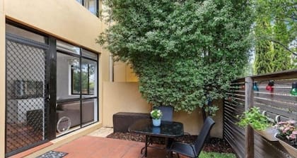 Quiet, peaceful northcote 1 bedroom unit