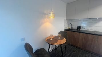 Appartement Supérieur | Cuisine privée | Mini réfrigérateur, micro-ondes, plaque de cuisson