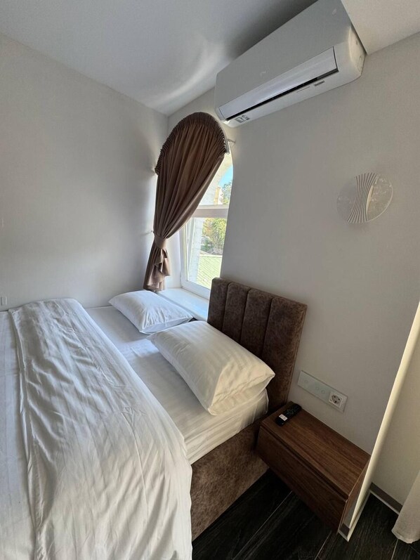 In-room safe, blackout curtains, iron/ironing board, free WiFi