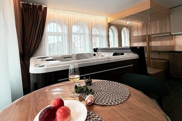 Luxury Studio | Premium bedding, memory foam beds, in-room safe, desk