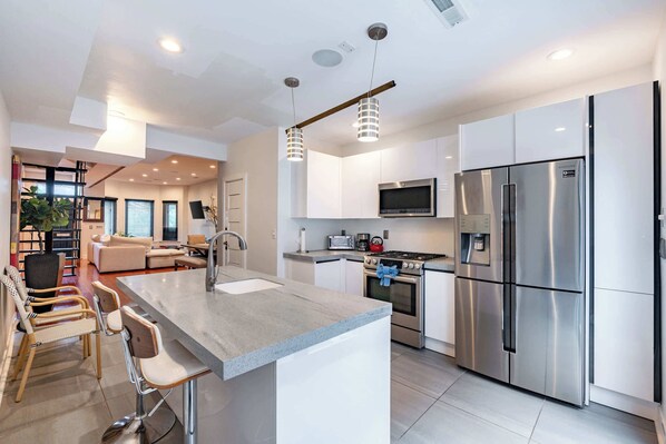 Fridge, microwave, oven, stovetop