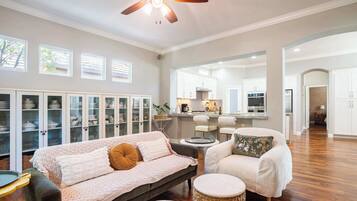 Smart TV, fireplace, offices