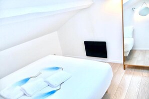 2 bedrooms, WiFi, bed sheets - Céleste Home (Melun)