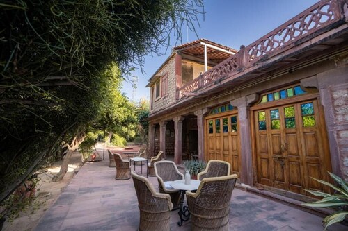 Chandelao Garh Hotel