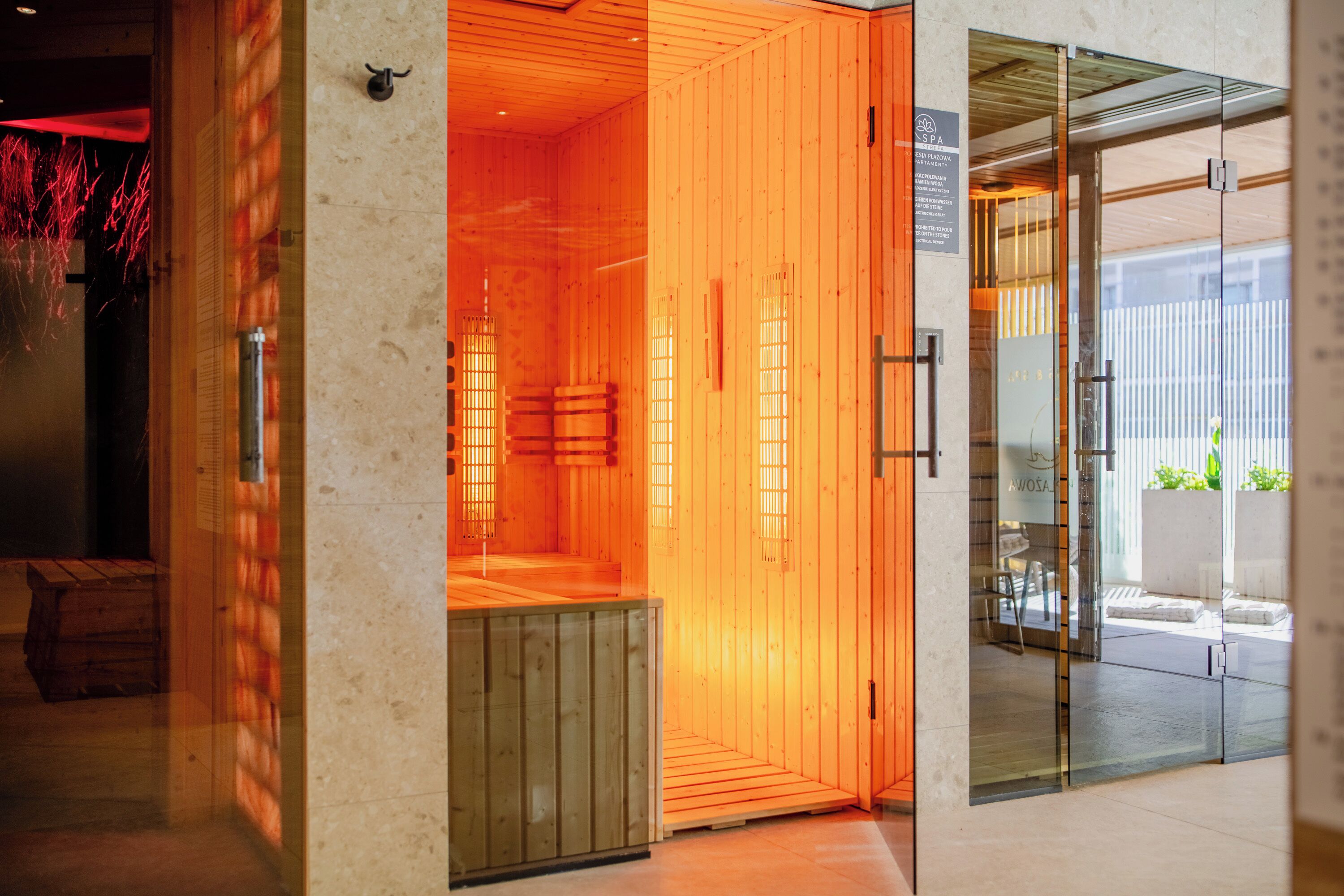 Banheira de hidromassagem, sauna a vapor, massagens