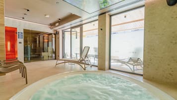Hot tub, steam room, massages