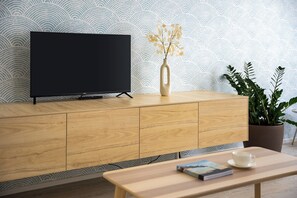 Deluxe Apartment | Living area | TV - Enjoy Downtown Boutique Apartments 13 by Goodnite cz (Brno)