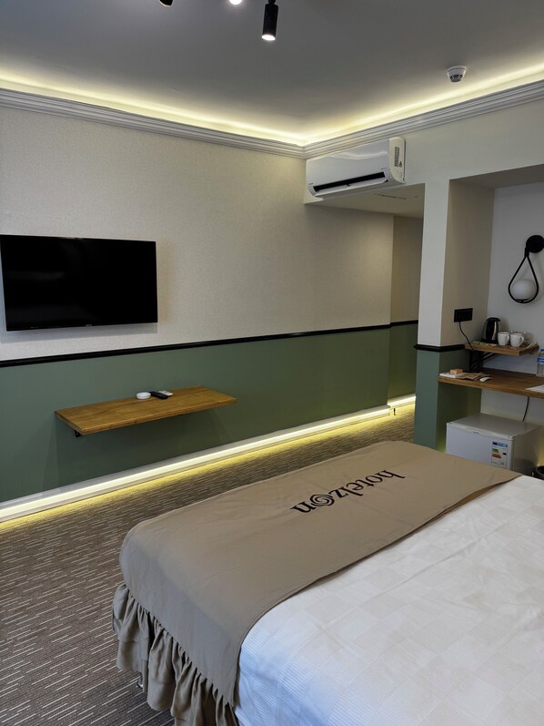 Quarto casal luxo, vista para a cidade | Roupas de cama premium, camas Select Comfort