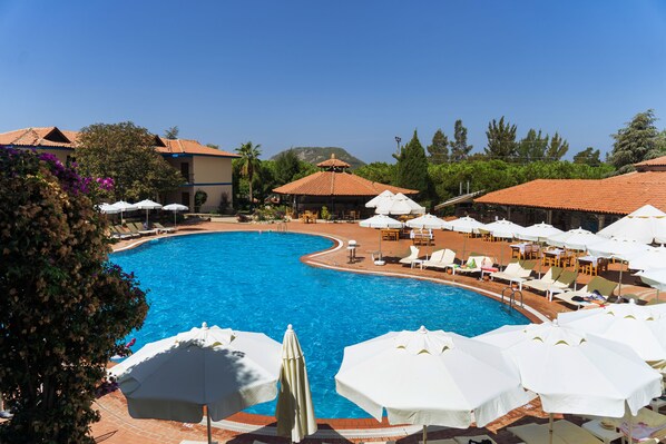 Indoor pool, seasonal outdoor pool - Green Anatolia Club Hotel (Fethiye)