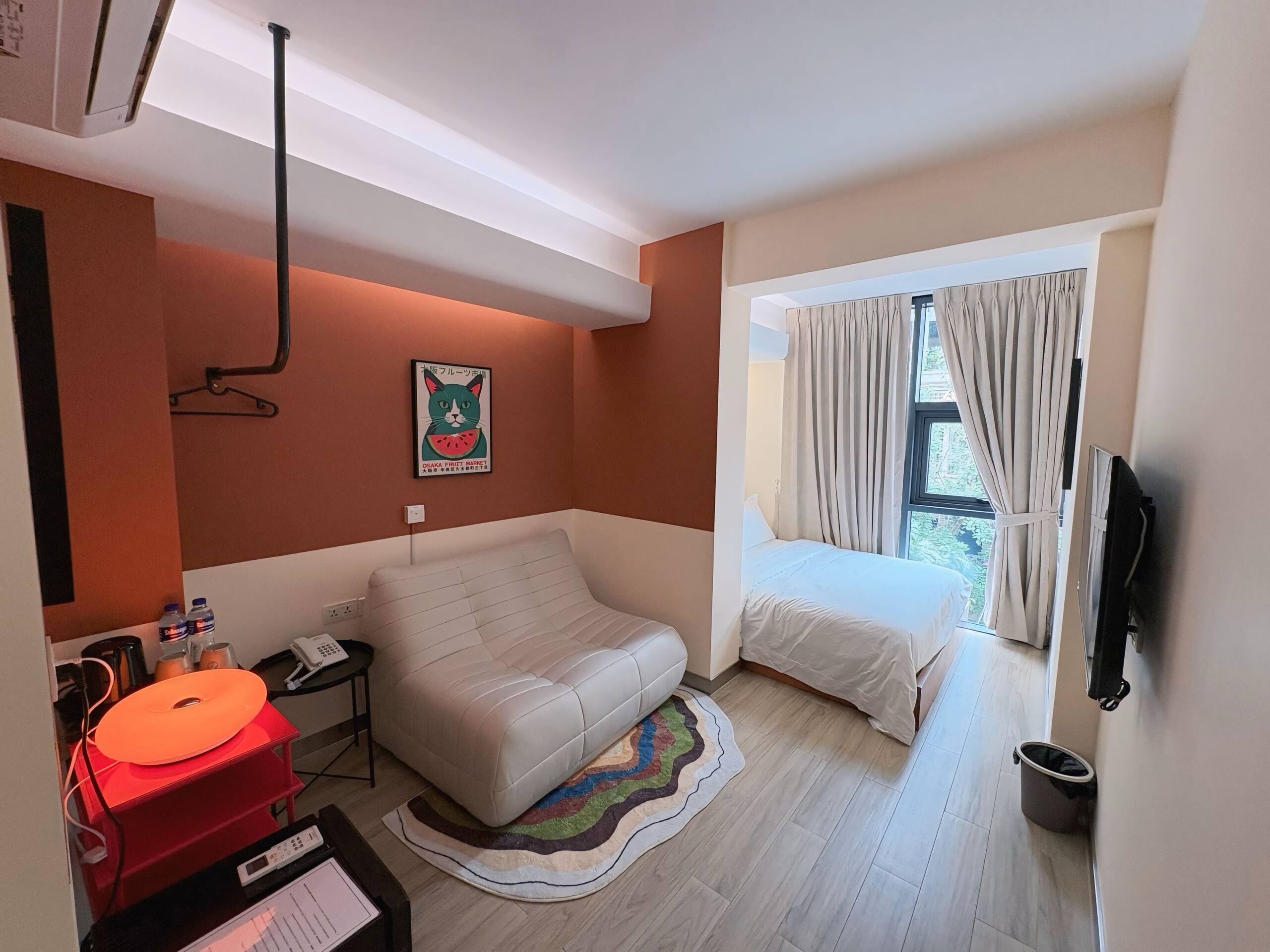 Deluxe tweepersoonskamer | Een bureau, gratis wifi