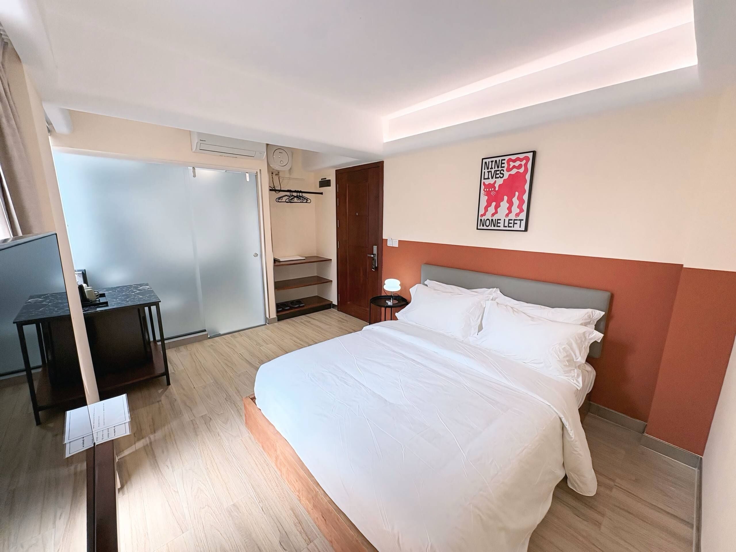 Standaard tweepersoonskamer | Een bureau, gratis wifi