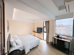 Standard Double Room | Desk, free WiFi - The Guesthouse By SH (Phnom Penh)