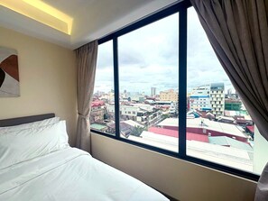 Deluxe Double City View - SH Hotel (Phnom Penh)