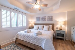 2 bedrooms, WiFi, bed sheets - Island Club Villa - Steps to Beach (Hilton Head Island)