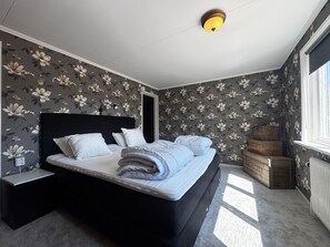 5 bedrooms, iron/ironing board, free WiFi - Charming and spacious villa near Lidköping |SE08085 (Lidköping)