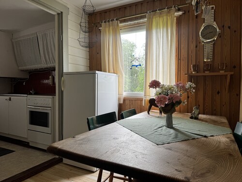 Cozy wilderness cabin at Kynnefjäll – close to lake, nature and hiking trails |SE09081