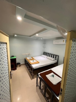 Standard Triple Room | Free WiFi, bed sheets