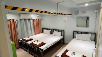 三人房 | 免费 WiFi、床单
