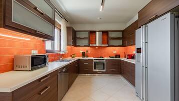 Villa, 3 Bedrooms, Private Pool, Sea View | Private kitchen | Highchair