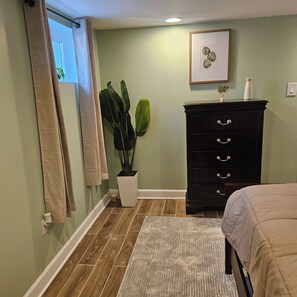 2 habitaciones, tabla de planchar con plancha y wifi gratis 