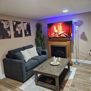 TV, fireplace