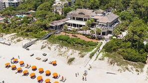 المنشأة م�ن الخارج