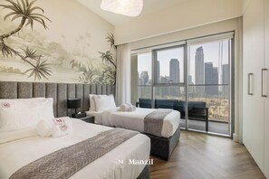 Apartamento superluxo, sacada, vista para a cidade | Ferros/tábuas de passar roupa, Wi-Fi de cortesia
