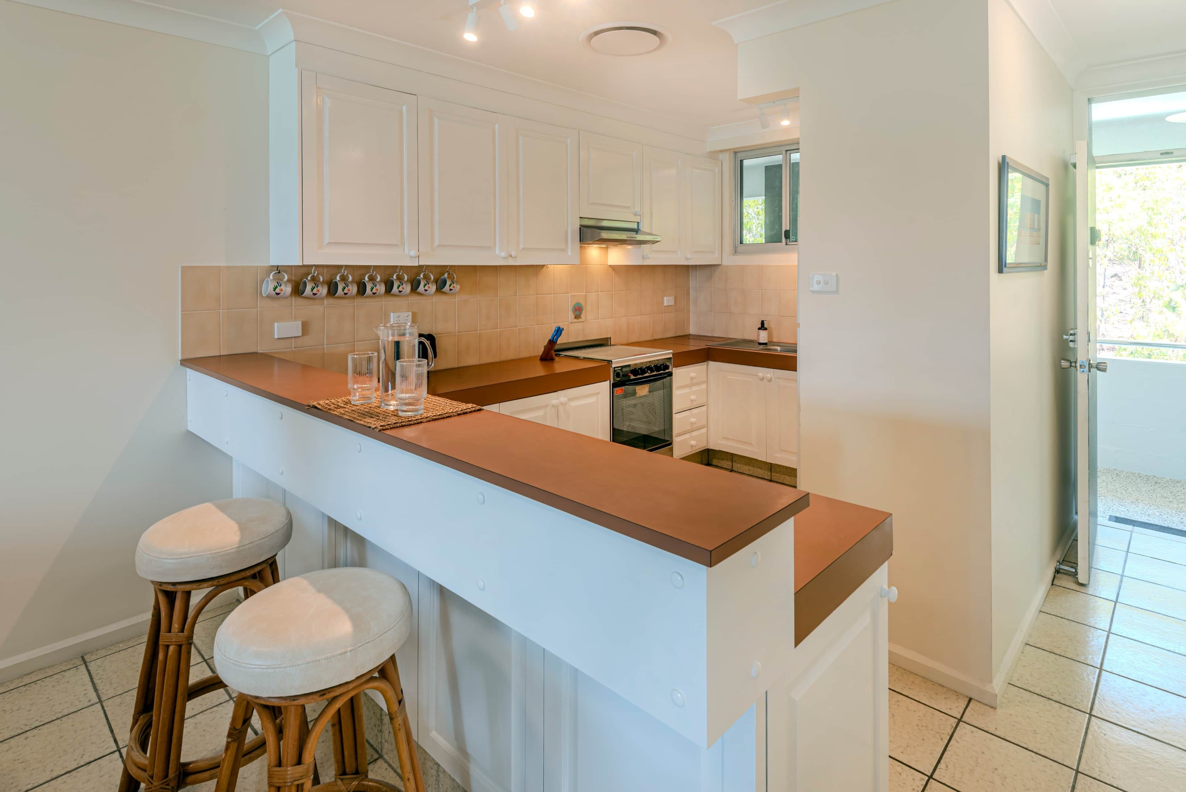 冰箱、微波炉、烤箱、炉灶