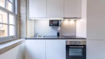 Cookware/dishes/utensils