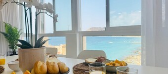 RUBINO 9A - Apartment with sea views and communal swimming pool