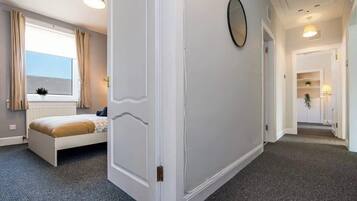 3 soverom, strykejern/-brett, wi-fi og sengetøy