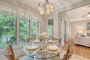 Interior - Adorable Tennis Club villa in great location (Kiawah Island)