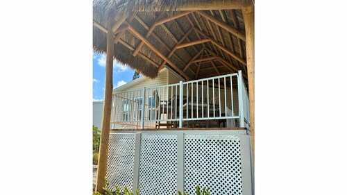  Waterfront Paradise w/Tiki Hut and just Minutes to downtown Punta Gorda