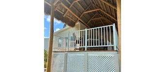 Waterfront Paradise w/Tiki Hut and just Minutes to downtown Punta Gorda