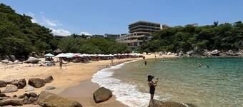 Close to Arrocito beach, ocean view condo for 2 to 6 persons.