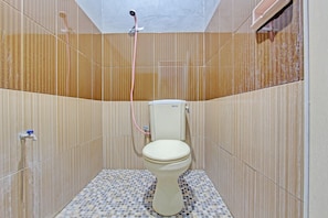 Standard Double Room | Bathroom