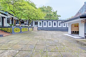 Exterior - OYO 92287 Hotel Aji Mantoro (Belik)