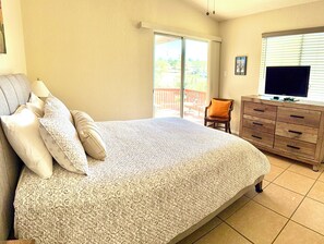3 bedrooms, desk, iron/ironing board, bed sheets - Fabulous 3-bedroom townhome in central Las Cruces (Las Cruces)