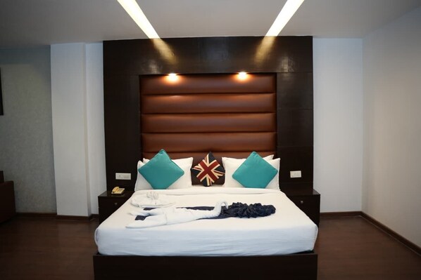 Deluxe Double or Twin Room, City View | Premium bedding, desk, laptop workspace, free WiFi