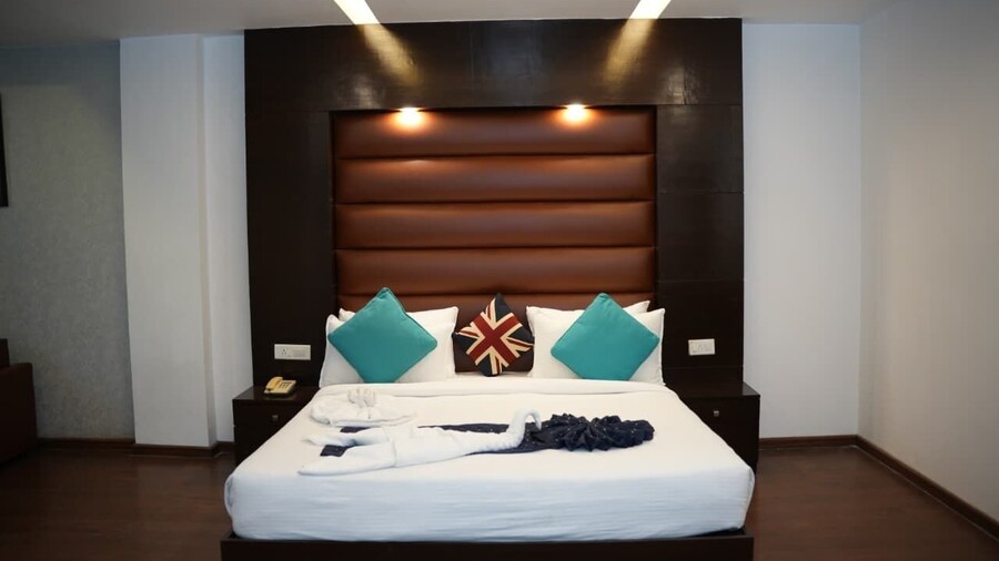 Hotel Impress By RMR Hotels