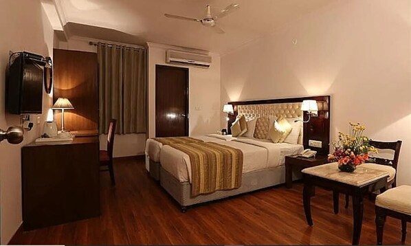 Ropa de cama de alta calidad, camas con efecto memoria y escritorio 