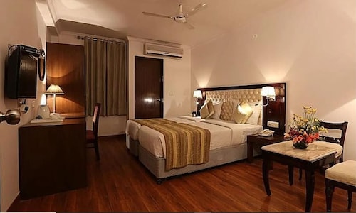 Hotel Impress By RMR Hotels