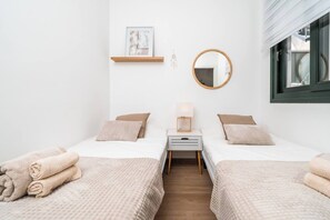 Iron/ironing board, WiFi, bed sheets