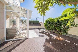 Terrace/patio - Renovated Sunny Bungalow with Private Garden (Torrevieja)