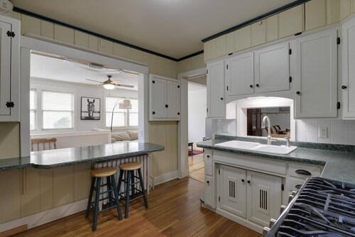 Beautiful Home Blocks from Historic Downtown