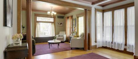 المنشأة من الداخل