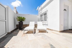 Terrace/patio - Private Garden Bungalow Near the Salt Lake (Torrevieja)