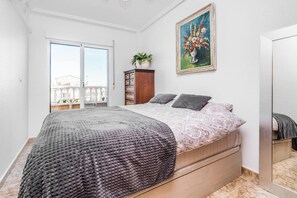 2 habitaciones, tabla de planchar con plancha, wifi y ropa de cama 