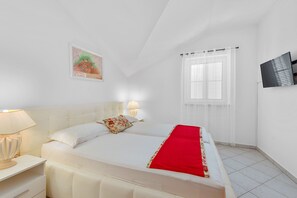 1 bedroom, free WiFi, bed sheets