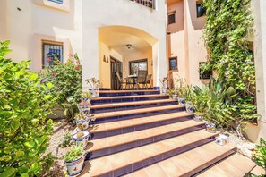 Property grounds - Tropical Escape - Pool View Oasis with 3 A/Cs (Torrevieja)